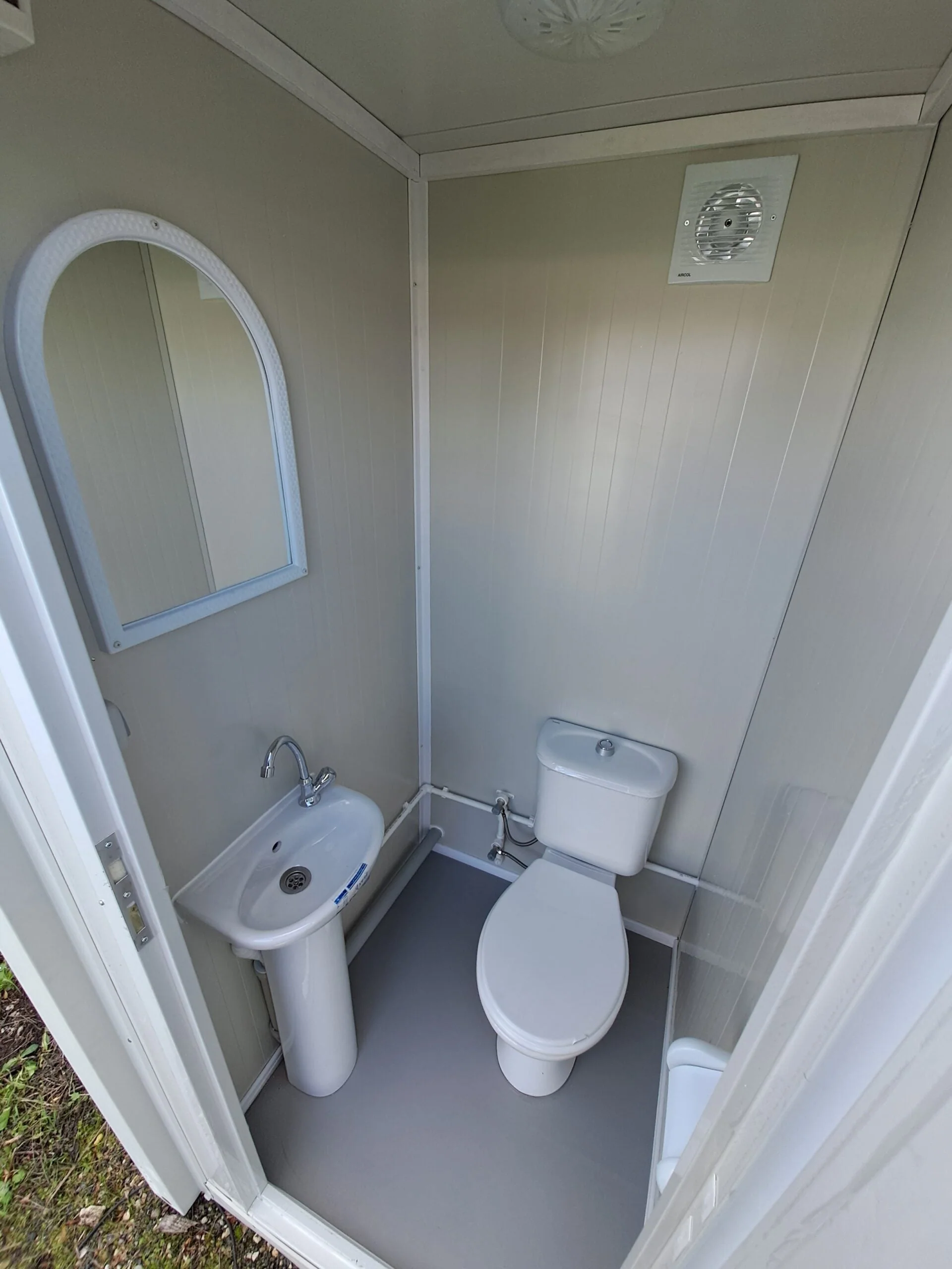 Módulo sanitário com sanita, lavatório e chuveiro conectável. - Image 2