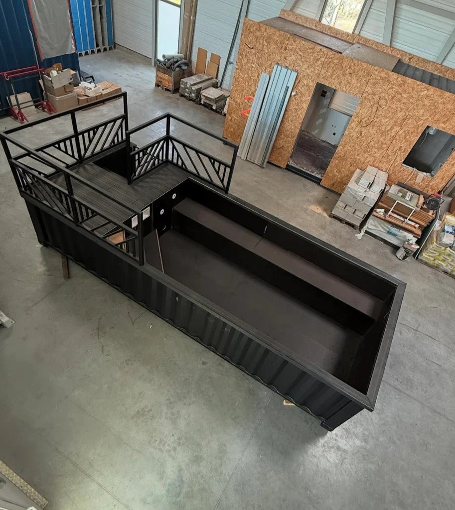 PISCINA DE CONTENTORES DE 20 PÉS